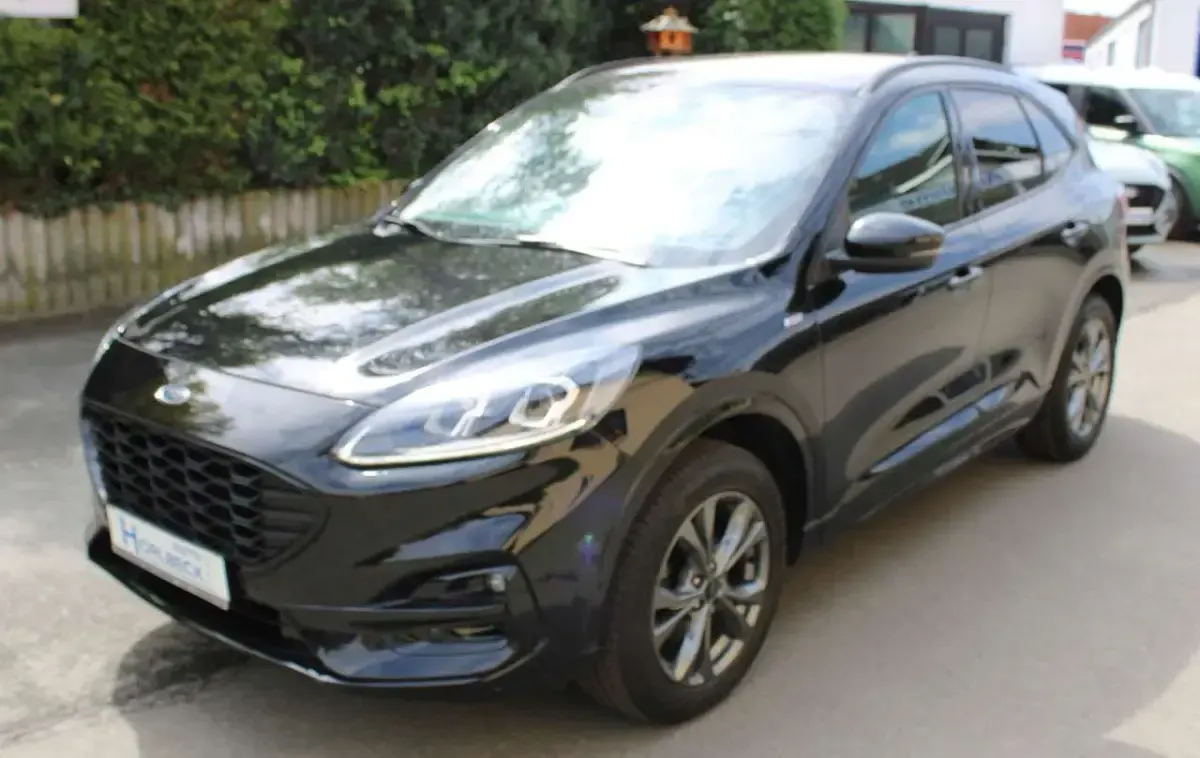 Gebraucht Ford Kuga ST-Line 152 PS (111 kW) 2022 Obsidianschwarz SUV
