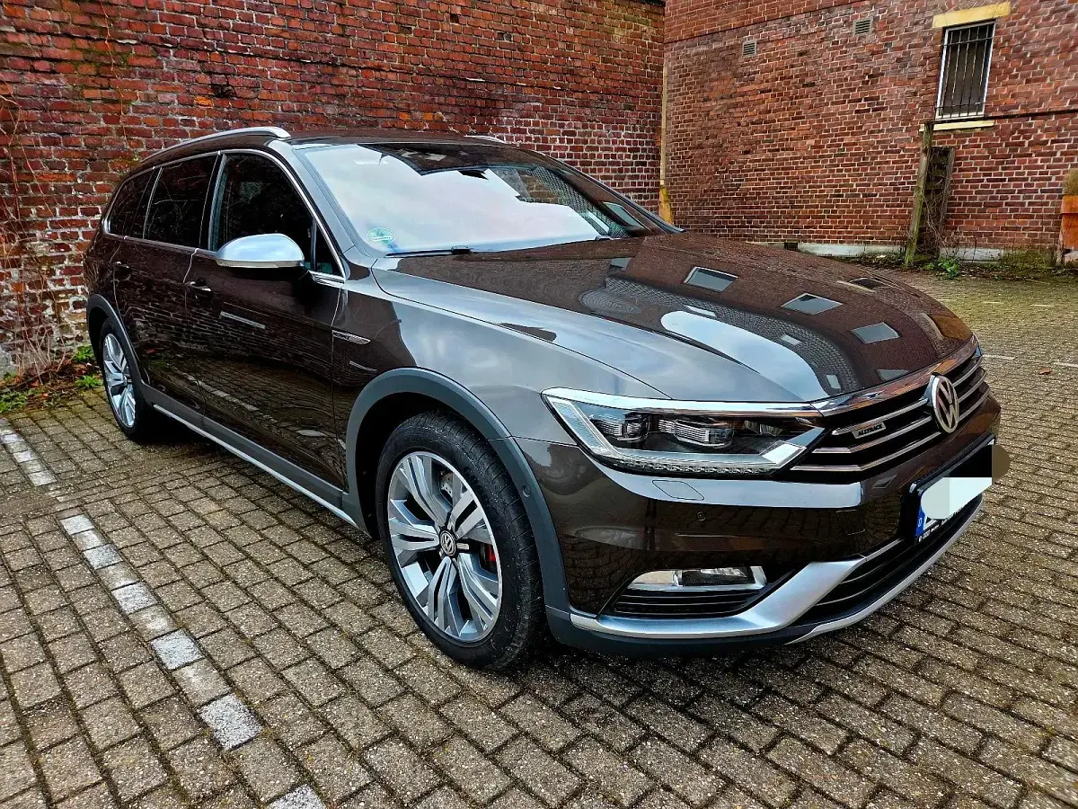 Używany VW Passat Alltrack 239 KM (175 kW) 2016 Brązowy Kombi