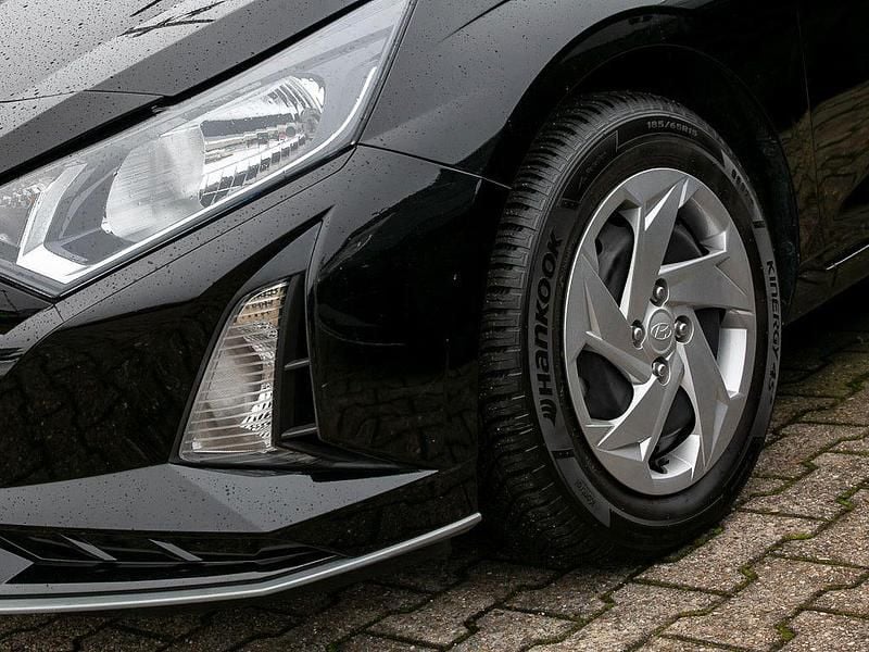 Gebraucht Hyundai i20 Select 101 PS (74 kW) 2024 Schwarz Kleinwagen