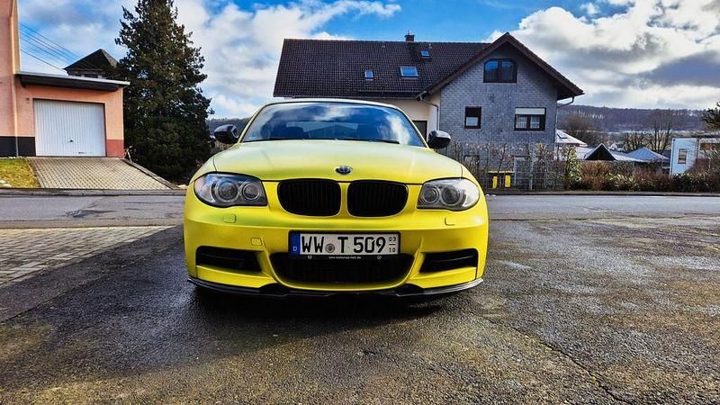 Gebraucht BMW 135 Performance 326 PS (239 kW) 2009 Weiß Kleinwagen