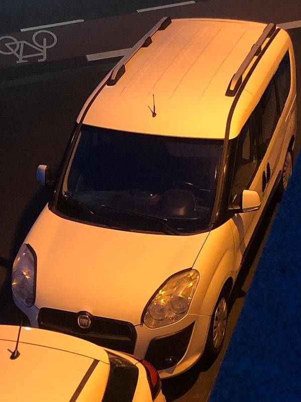 Weiß Gebraucht 2011 Fiat Doblò Van / Kleinbus | 3.000 € (Superpreis) - Bild 1/4