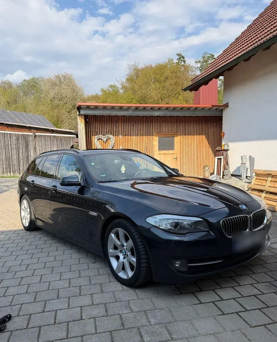 Używany BMW 530 Shadowline 245 KM (180 kW) 2011 Szary Kombi