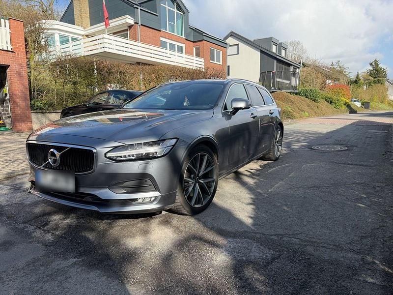 Gebraucht Volvo V90 Momentum 235 PS (172 kW) 2017 Grau Kombi