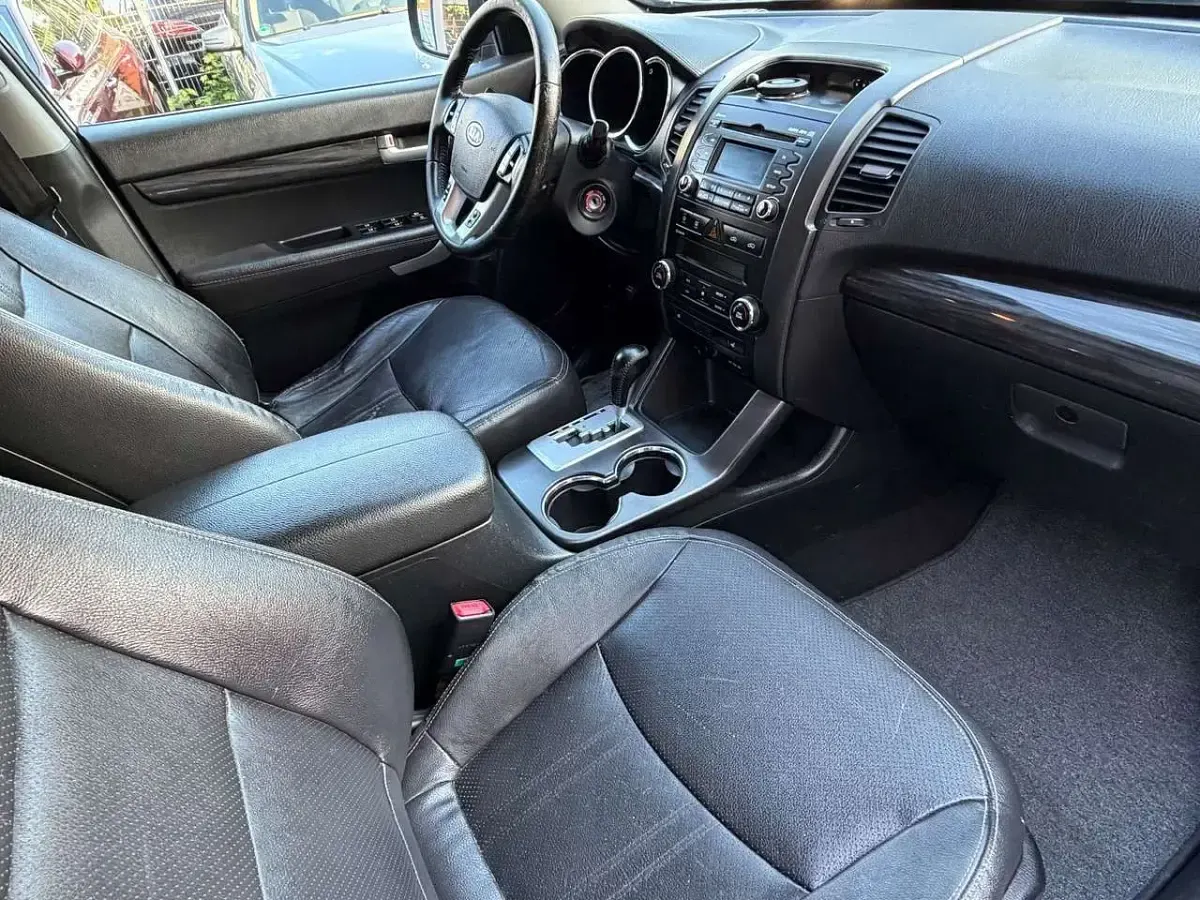 Gebraucht Kia Sorento 174 PS (127 kW) 2011 Schwarz SUV