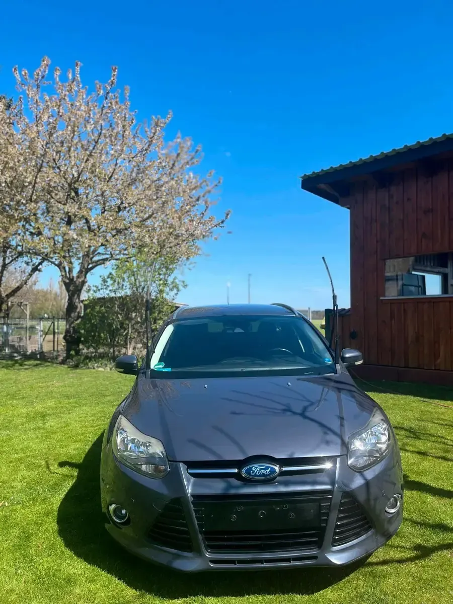Używany Ford Focus Titanium 150 KM (110 kW) 2012 Andere farben Kombi