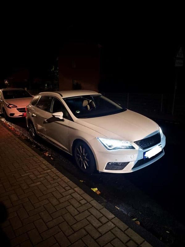 Weiß Gebraucht 2018 Seat Leon ST Kombi | 9.200 € - Bild 1/4