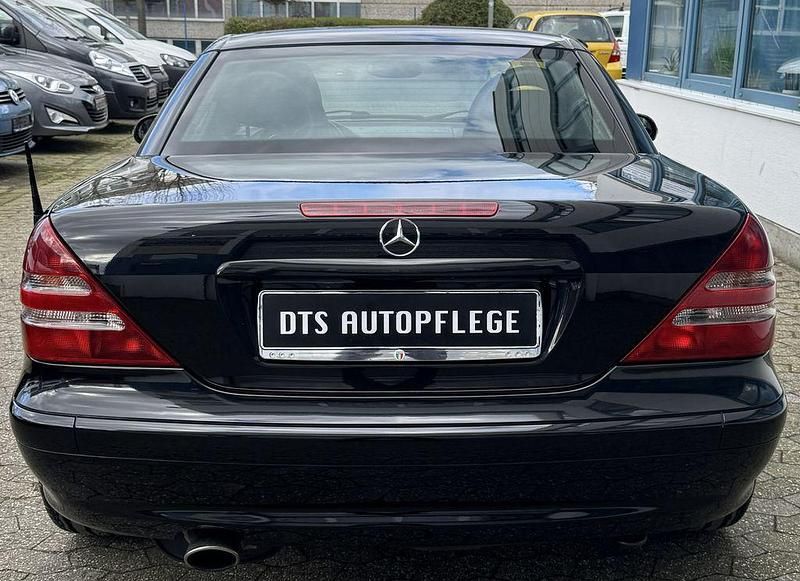 Gebraucht Mercedes SLK230 197 PS (144 kW) 2001 Schwarz Cabrio