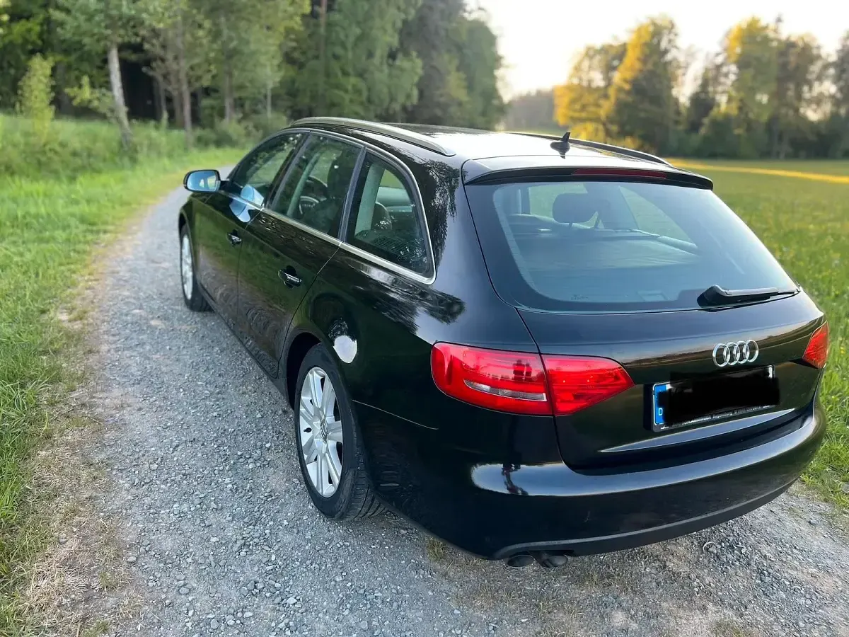 Gebraucht Audi A4 Attraction 170 PS (125 kW) 2011 Schwarz Kombi