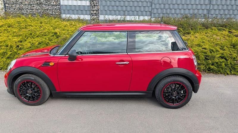 Second-hand Mini ONE 98 CP (72 kW) 2012 Roșu Hatchback