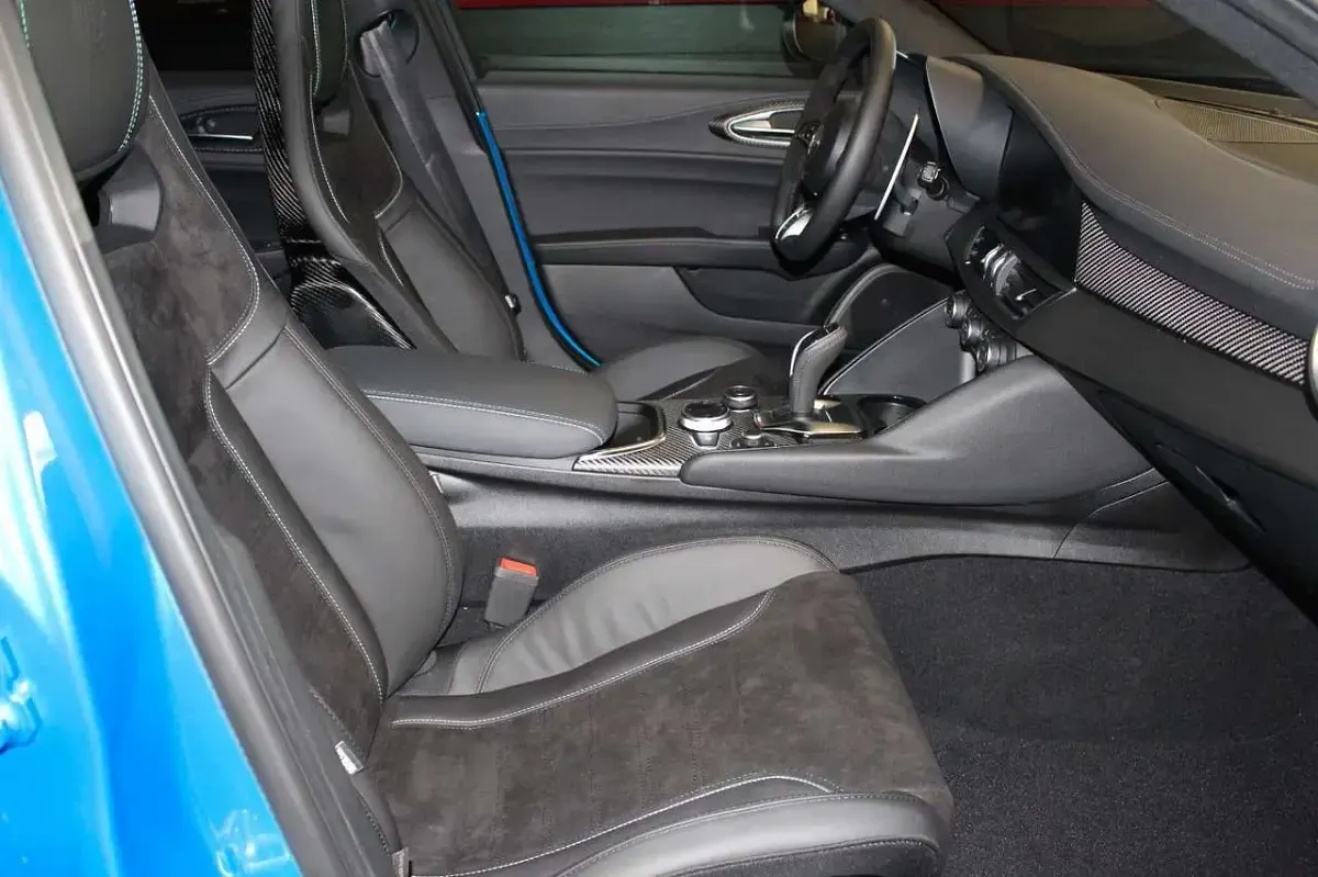Neu Alfa Romeo Giulia Quadrifoglio 519 PS (381 kW) 2025 Verde montreal Limousine