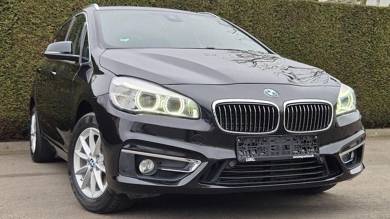 Schwarz Gebraucht 2016 BMW 216 Active Tourer Sport Line Van / Kleinbus | 12.800 € (Guter Preis) - Bild 1/4