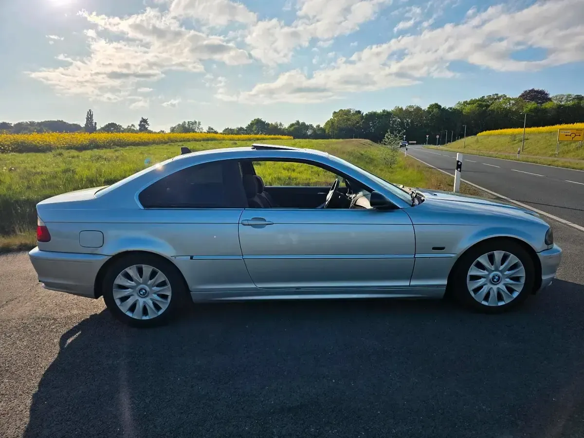 Gebraucht BMW 320 170 PS (125 kW) 2001 Silber Coupé
