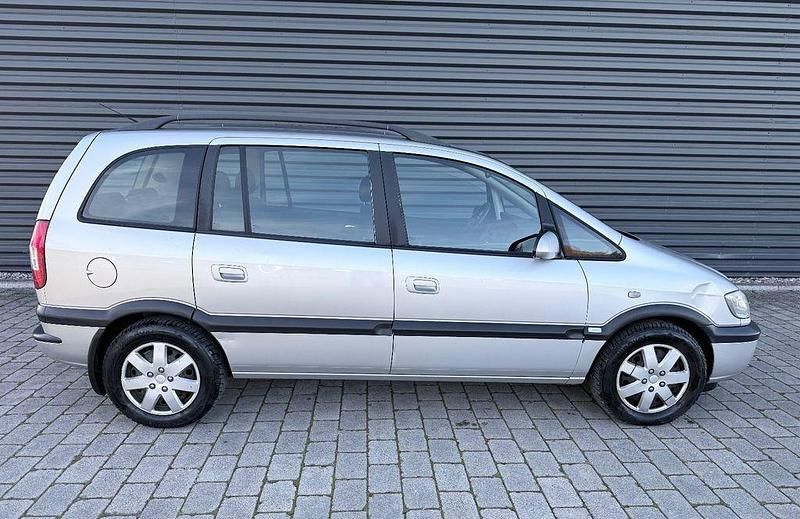 Gebraucht Opel Zafira Njoy 125 PS (91 kW) 2004 Starsilber/silver iii Van / Kleinbus