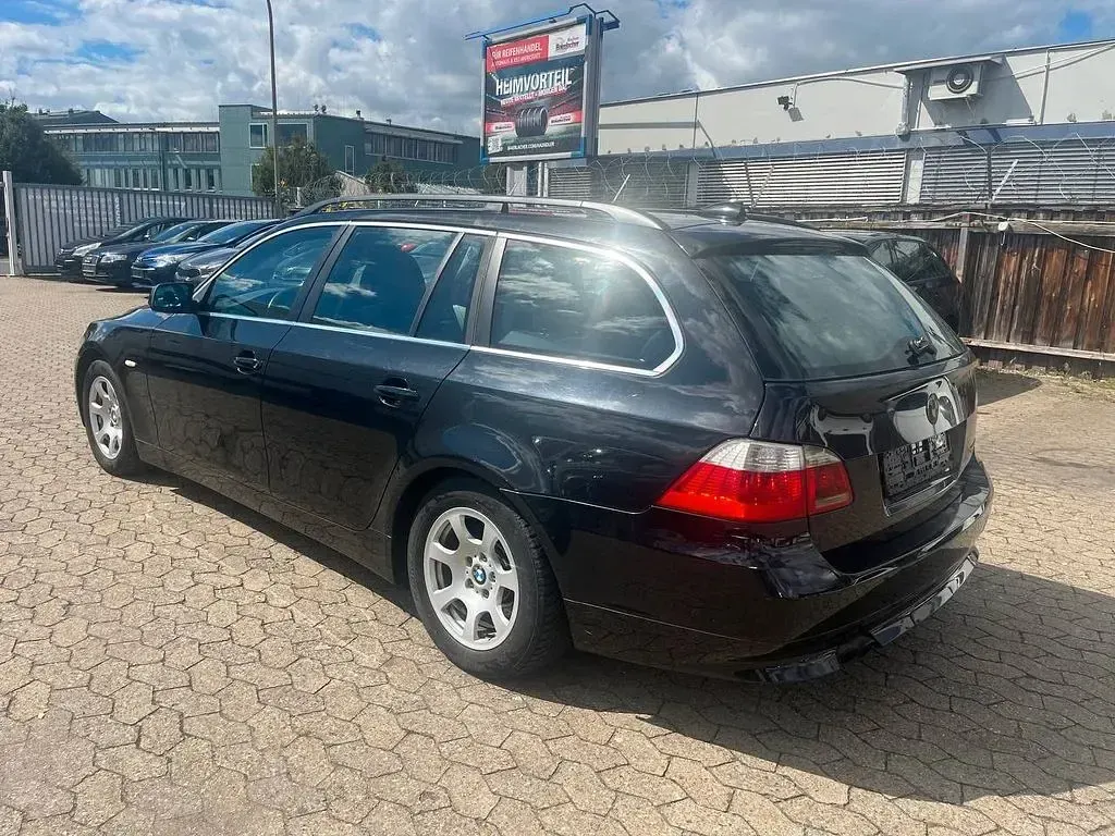 Gebraucht BMW 525 177 PS (130 kW) 2006 Schwarz Kombi