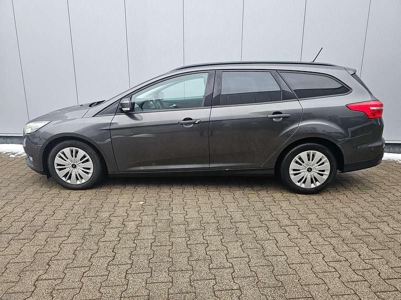 Gebraucht Ford Focus Business Edition 125 PS (91 kW) 2017 Grau Kombi