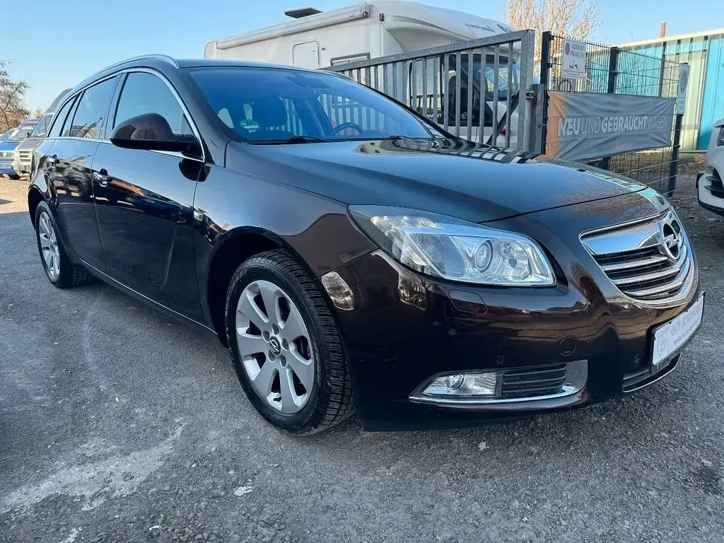 Gebraucht Opel Insignia Innovation 194 PS (142 kW) 2013 Violett Kombi