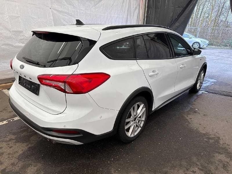 Gebraucht Ford Focus Active X 150 PS (110 kW) 2021 Frozen white Kombi