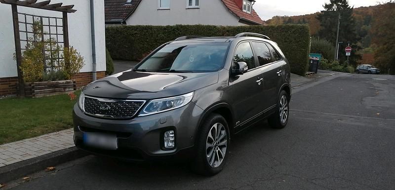 Grau Gebraucht 2014 Kia Sorento Platinum SUV | 12.500 € (Guter Preis) - Bild 1/4