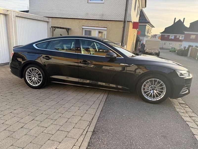 Gebraucht Audi A5 Sportback Sport 190 PS (139 kW) 2019 Schwarz Kleinwagen