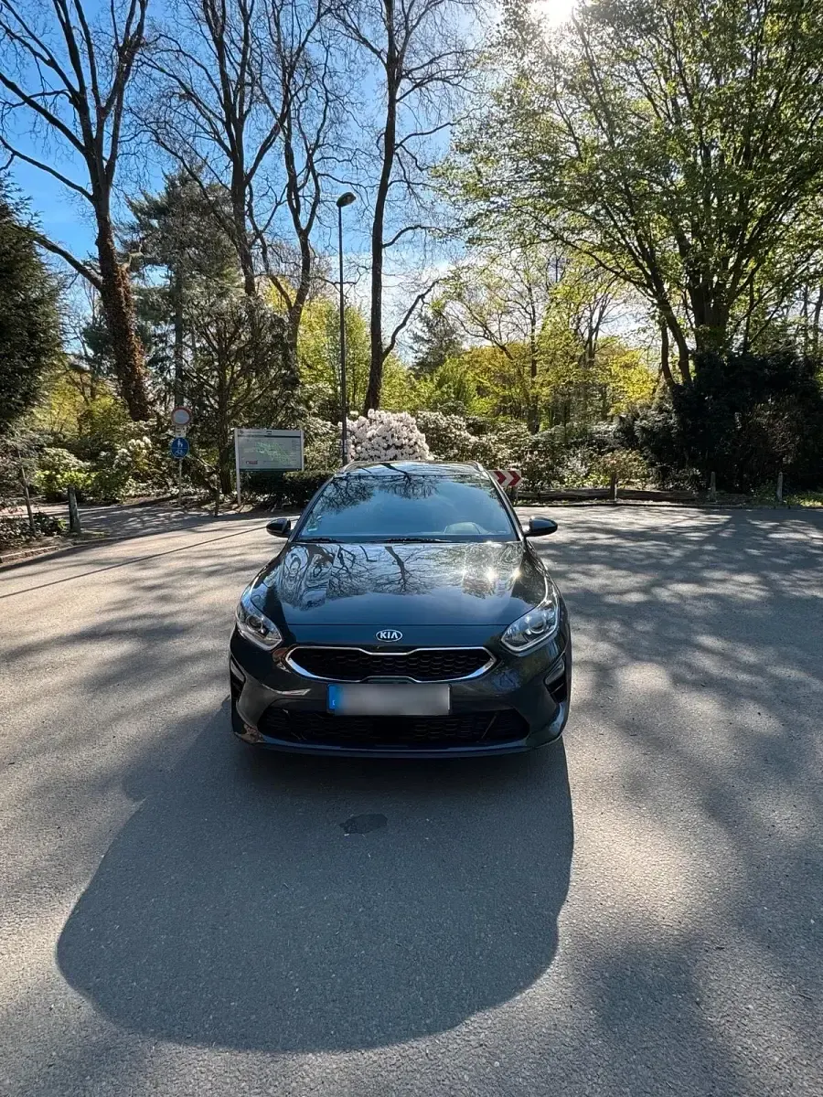 Gebraucht Kia Ceed 136 PS (100 kW) 2021 Grau Kleinwagen