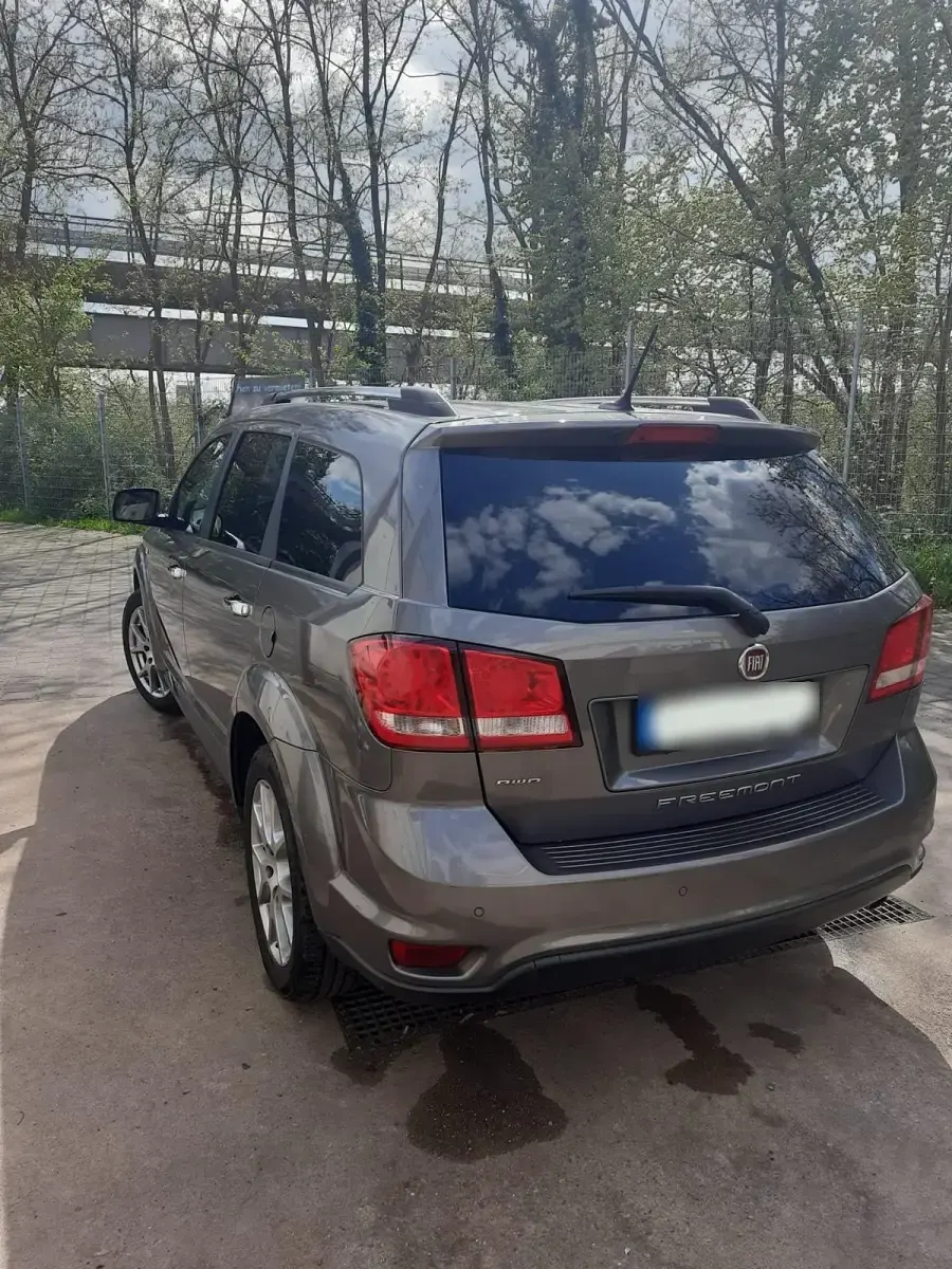Gebraucht Fiat Freemont 170 PS (125 kW) 2013 Grau SUV