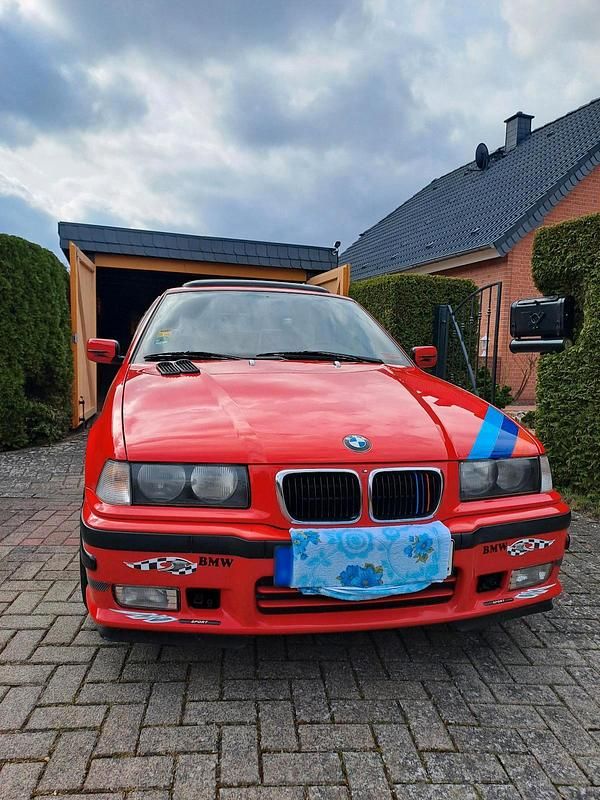 Gebraucht BMW 318 Compact 140 PS (102 kW) 1998 Rot Kleinwagen