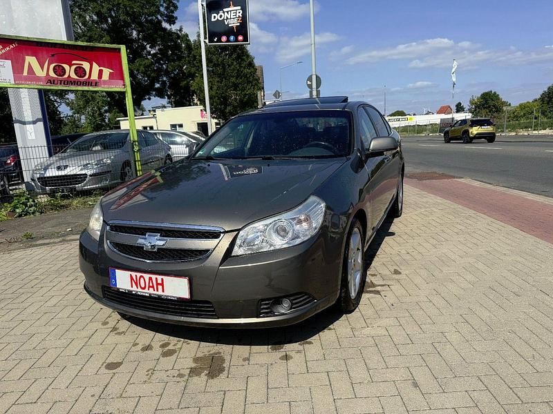 Grau Gebraucht 2009 Chevrolet Epica LT Limousine | 2.390 € - Bild 1/4