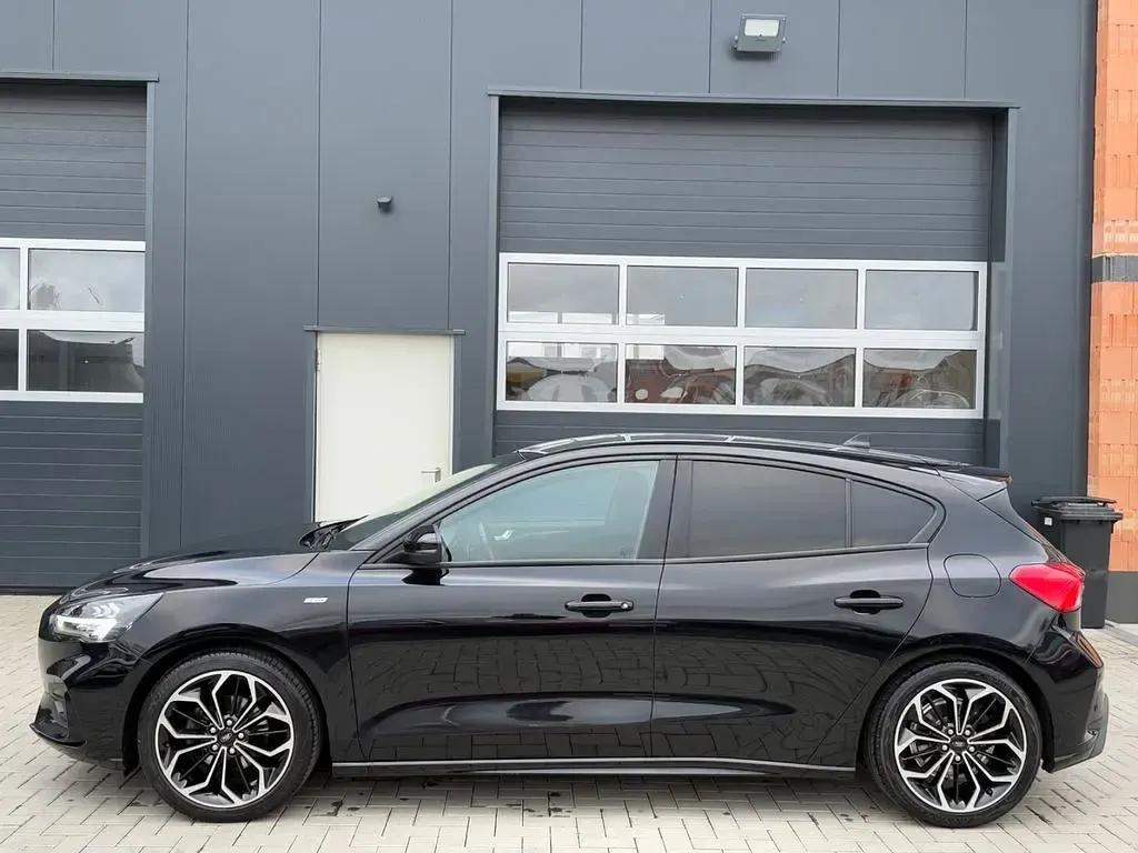 Gebraucht Ford Focus ST-Line 150 PS (110 kW) 2020 Schwarz Limousine