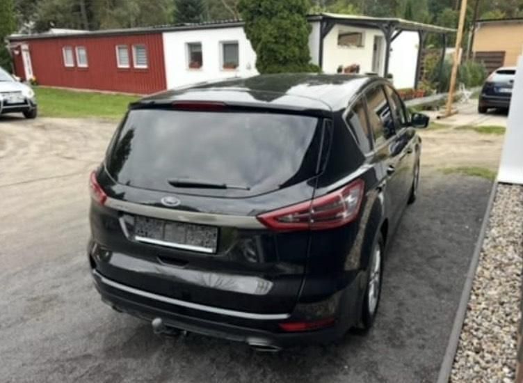 Gebraucht Ford S-MAX Titanium 179 PS (131 kW) 2016 Schwarz Van / Kleinbus