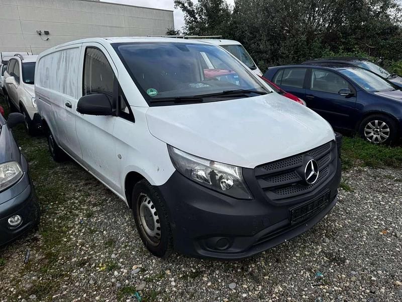 Arktikweiss Gebraucht 2015 Mercedes Vito Van / Kleinbus | 7.950 € (Superpreis) - Bild 1/4