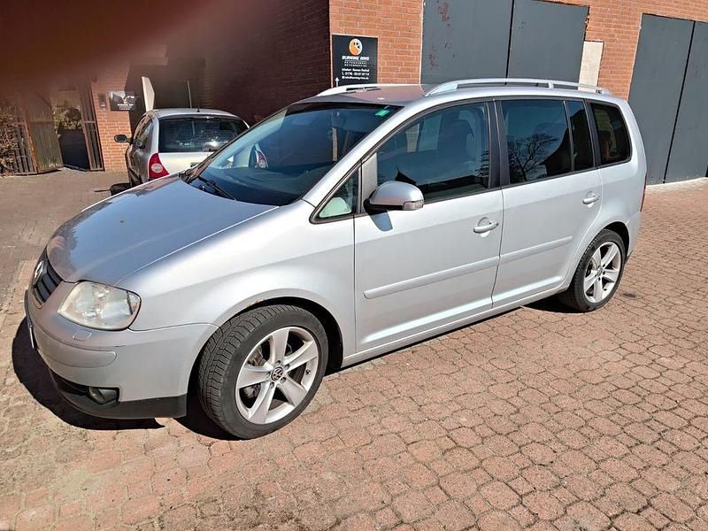 Gebraucht VW Touran Highline 140 PS (102 kW) 2005 Silber Van / Kleinbus