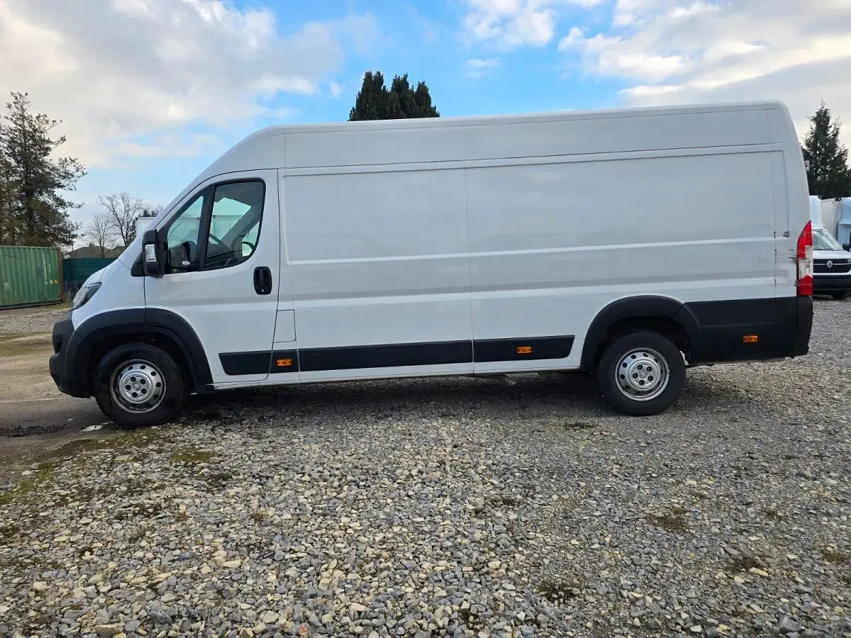 Gebraucht Peugeot Boxer 140 PS (102 kW) 2022 Weiß Van