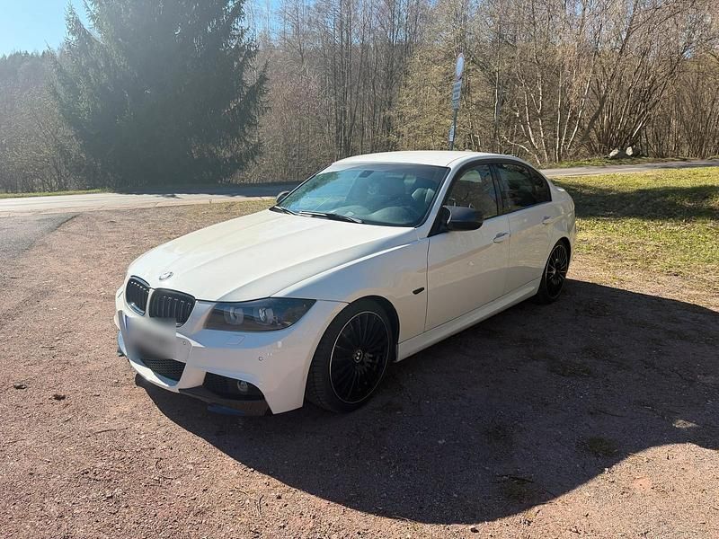 Gebraucht BMW 320 M Sport 184 PS (135 kW) 2011 Weiß Limousine