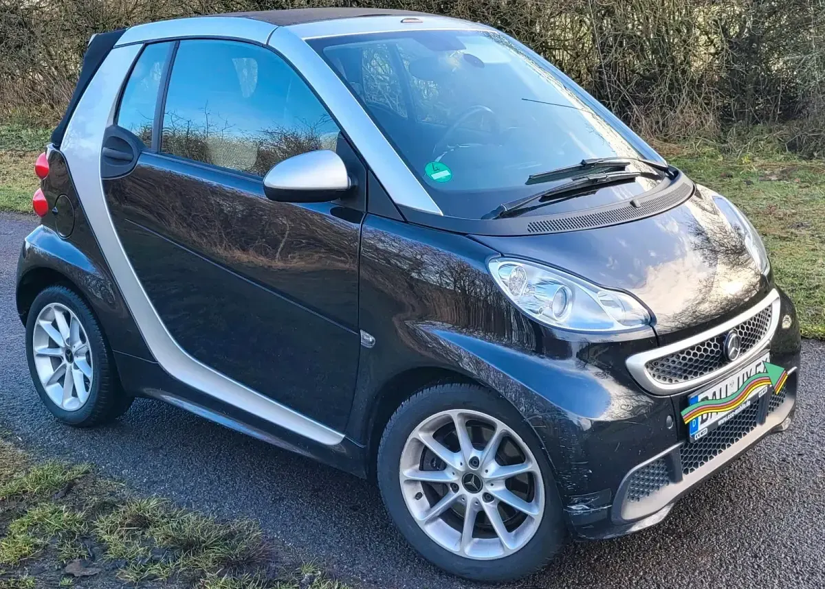 Gebraucht Smart ForTwo Cabrio 84 PS (61 kW) 2014 Schwarz Cabrio