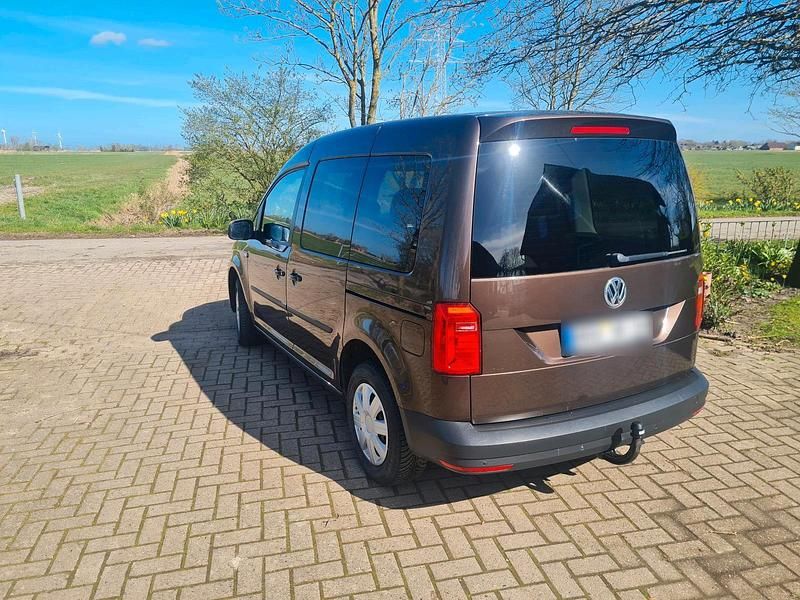 Usata VW Caddy 75 CV (55 kW) 2018 Marrone Monovolume