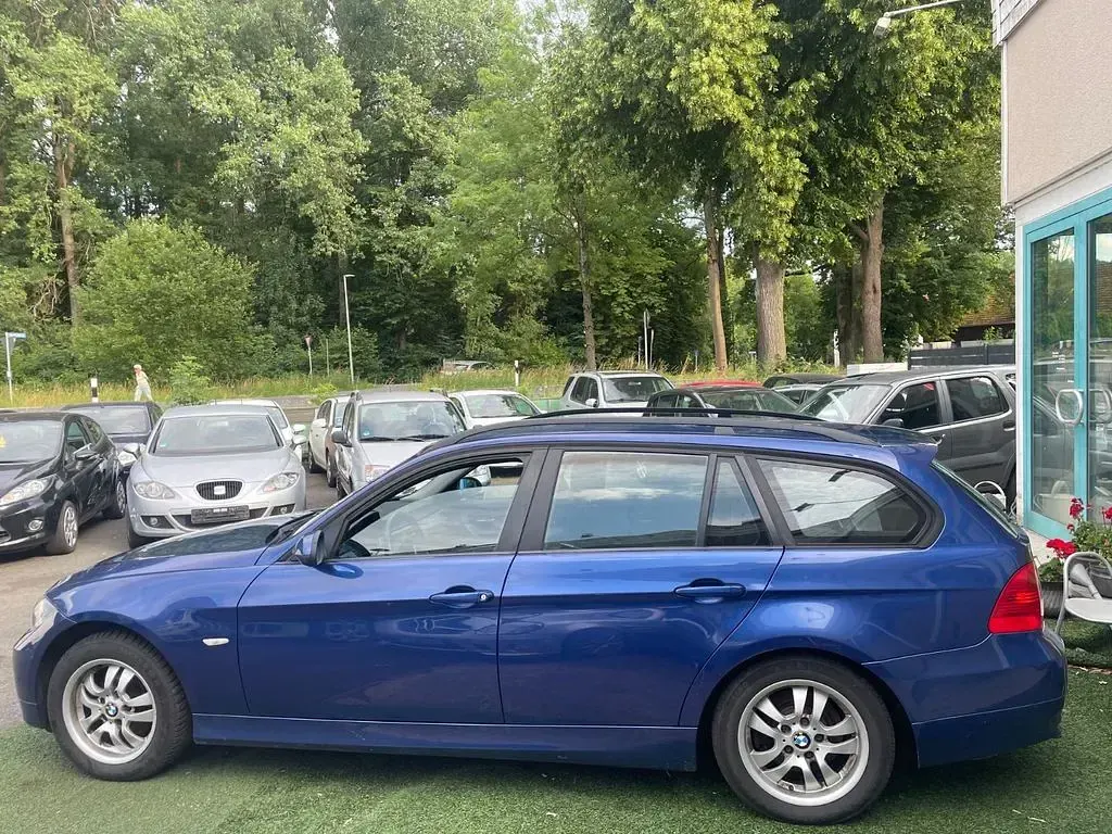 Gebraucht BMW 318 129 PS (94 kW) 2007 Blau Kombi