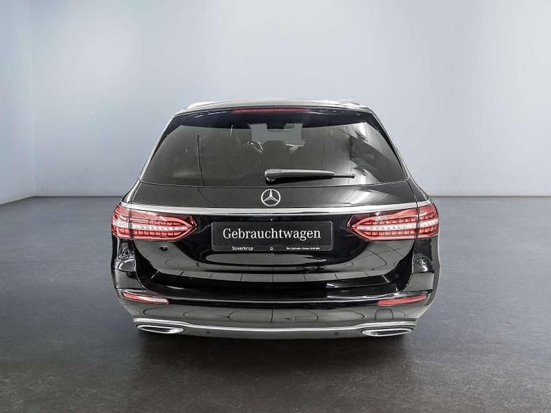 Gebraucht Mercedes E450 Avantgarde 367 PS (269 kW) 2022 Schwarz Limousine