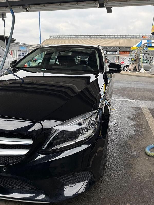 Gebraucht Mercedes C220 194 PS (142 kW) 2019 Schwarz Kombi
