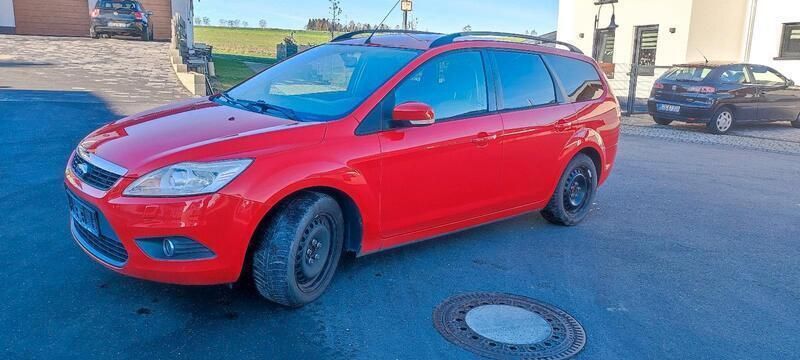Rot Gebraucht 2010 Ford Focus Kombi | 1.400 € (Superpreis) - Bild 1/4