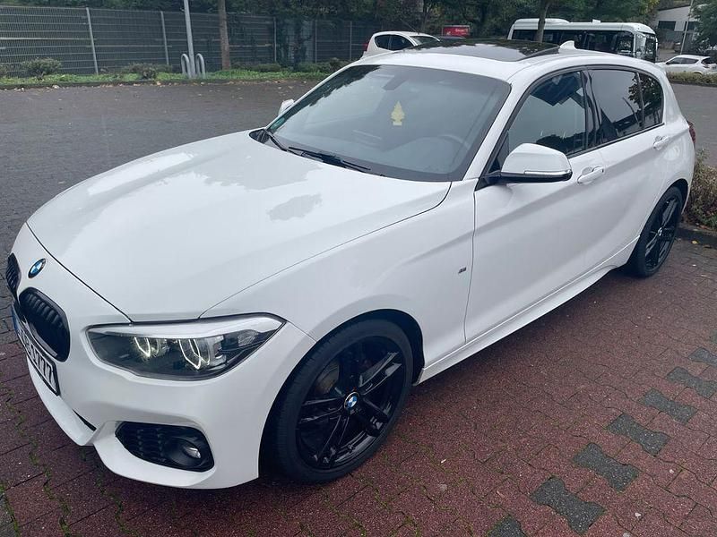 Weiß Gebraucht 2019 BMW 118 M Sport Kleinwagen | 19.990 € (Guter Preis) - Bild 1/4