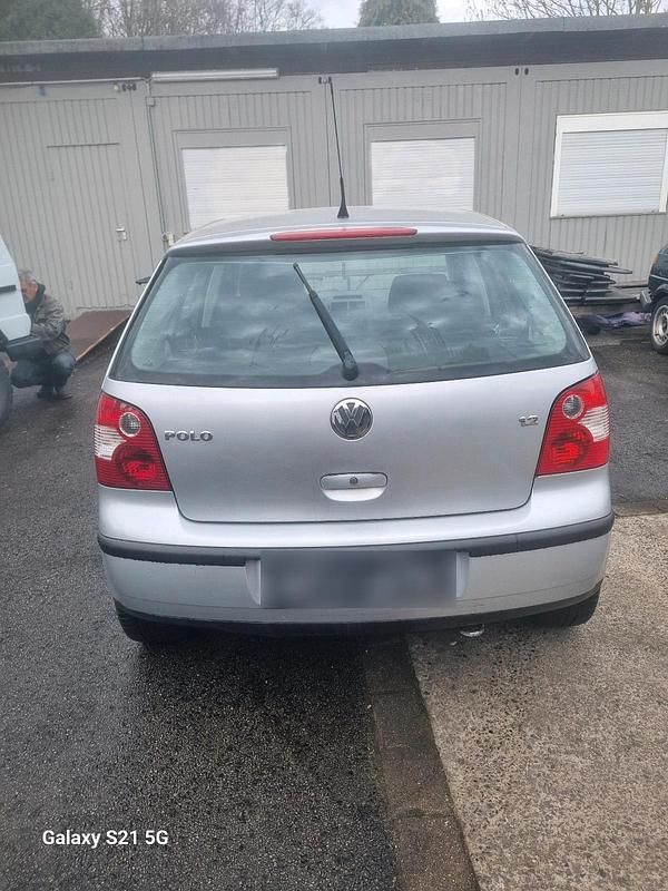 Gebraucht VW Polo 64 PS (47 kW) 2003 Silber Kleinwagen