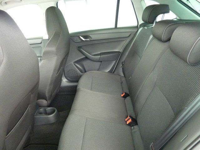 Gebraucht Skoda Rapid 105 PS (77 kW) 2014 Weiß Limousine