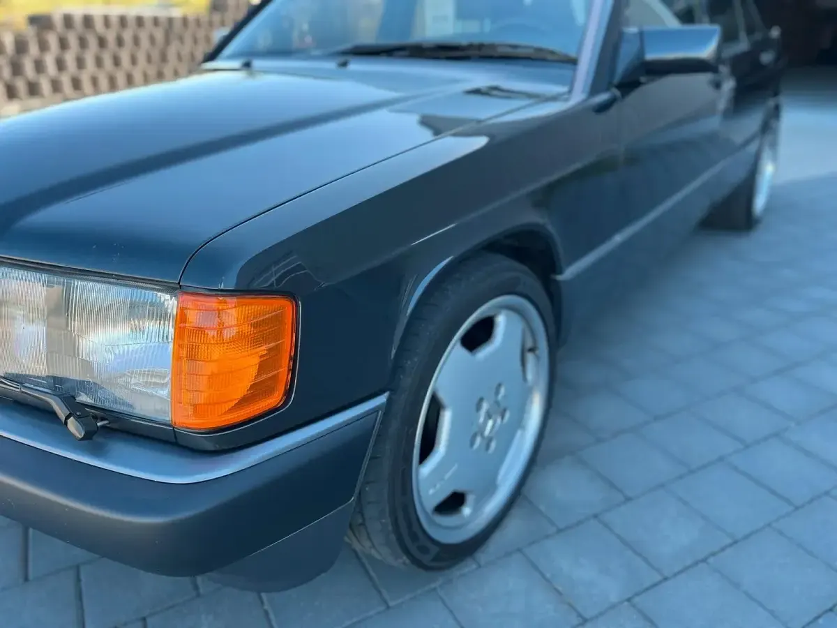 Gebraucht Mercedes 190 235 PS (172 kW) 1993 Schwarz Limousine