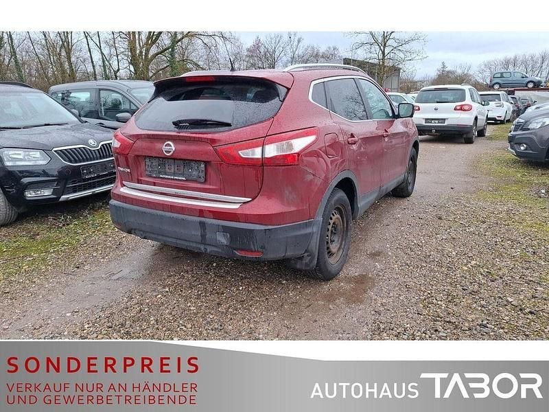 Gebraucht Nissan Qashqai 360º 116 PS (85 kW) 2015 Rot SUV