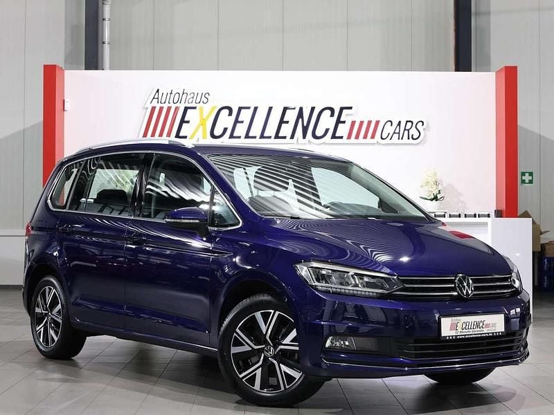 Gebraucht VW Touran Highline 150 PS (110 kW) 2023 Blau Van / Kleinbus