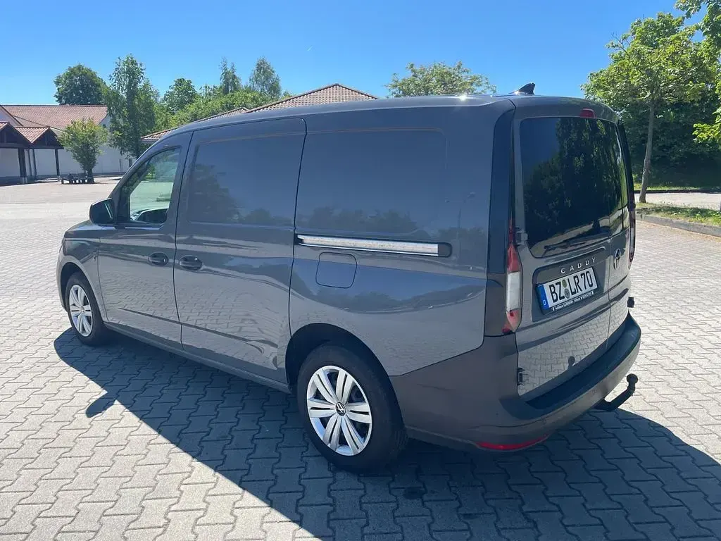 Gebraucht VW Caddy Maxi 122 PS (89 kW) 2022 Grau Van / Kleinbus