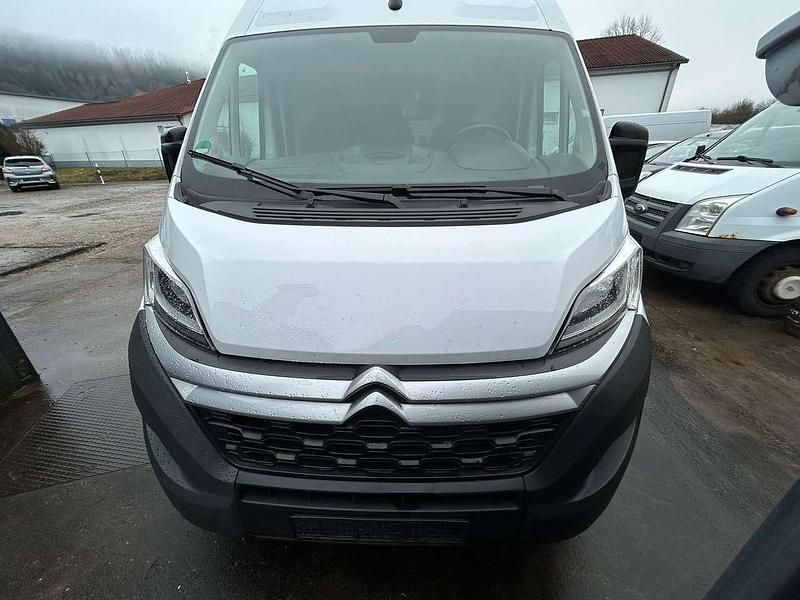 Weiss icy Gebraucht 2022 Citroën Jumper Van / Kleinbus | 17.999 € (Guter Preis) - Bild 1/4