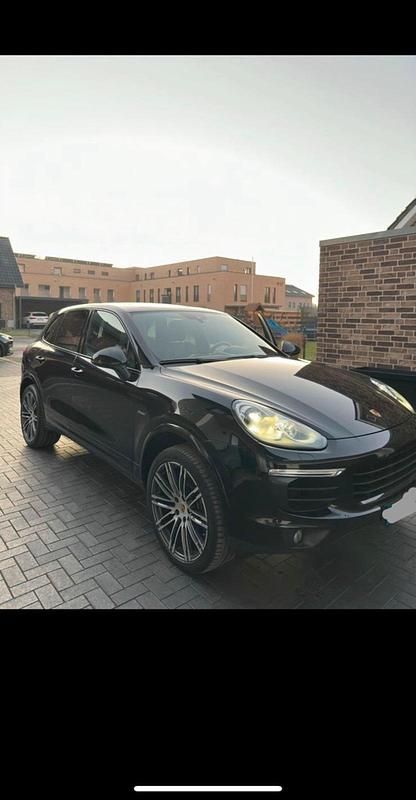 Second-hand Porsche Cayenne Platinum Edition 262 CP (192 kW) 2017 Negru SUV