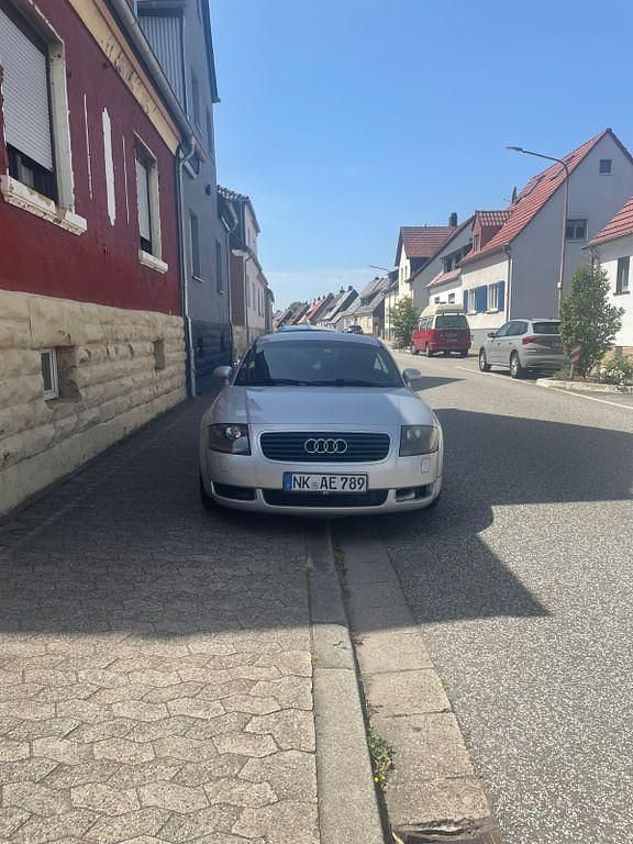 Grau Gebraucht 1999 Audi TT Coupé | 2.400 € (Etwas zu teuer) - Bild 1/4