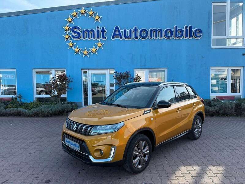 Solar yellow cosmic black (metallic) Gebraucht 2021 Suzuki Vitara Comfort SUV | 21.980 € (Fairer Preis) - Bild 1/4